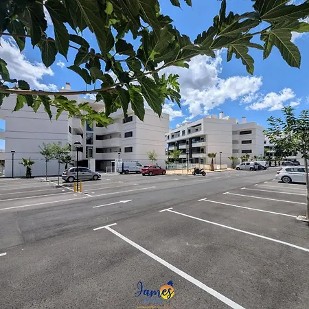 Apartment Modern 2 Bed With Com Pool Vm52